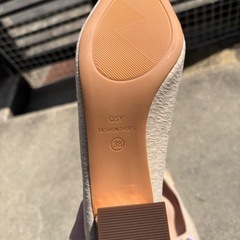 6月セール♡ガラス華のパンプスの画像