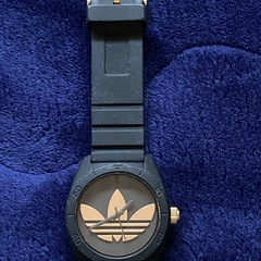 adidas腕時計ラバーベルト（ブラックゴールド）