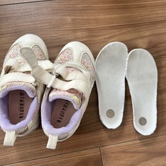 アシックス　スクスク　キッズ　シューズ　スニーカー　花柄　女の子　の画像