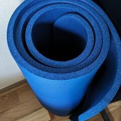 Amazonベーシック ヨガマット 厚め 12mm トレーニングマット ストレッチマット 188×61×1cm の画像