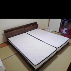 ベッド早い者勝ちです。