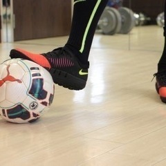 フットサルしたい人集まれ✊ ̖́-
