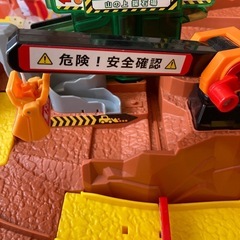 岩がゴロゴロ！ビッグ工事現場　トミカの画像