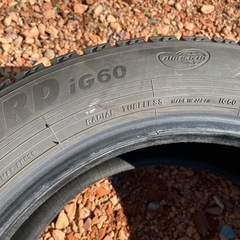  フィット 175/65R15の画像