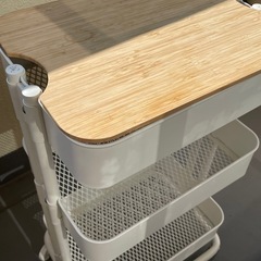 IKEA キャスターつきワゴンの画像