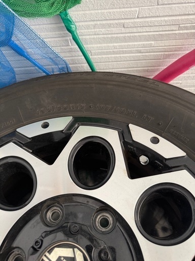 ホイール15インチタイヤセット195/80R15 107/105L　
