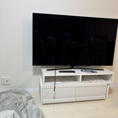 有機ELテレビとテレビ台のセットの画像
