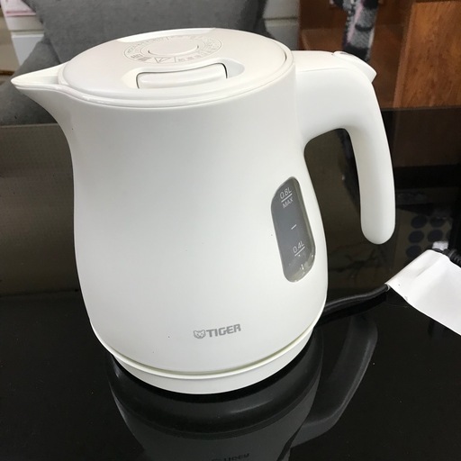 万代店　タイガー電気ケトル　22年製