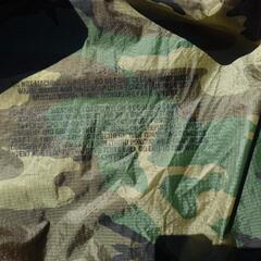 軍物のカッパです