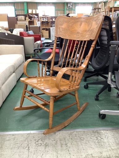 家具ならトレファク吉川店！！ アンティークロッキングチェアー ブラウン