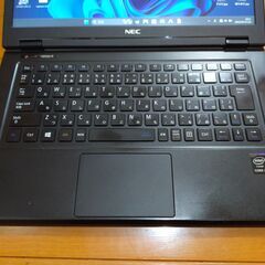 ◆13.3型WQHD液晶（2560×1440）を搭載したノートパソコンです。 初期設定済ですので、電源ONしてすぐにご使用可能な状態です。 ●初心者や高齢者、また中高校生でWin11のお手頃価格なノートパソコンをコスパ良く使いたい方向けの推奨設定！ ●【Win11 の推奨設定２０選とマイクロソフトの便利ツールをインストール！】※最後までお読みください。の画像