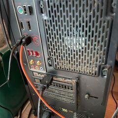 二世代まえのゲームPCです。I/Oの24インチモニター差し上げます。いかがですか。の画像