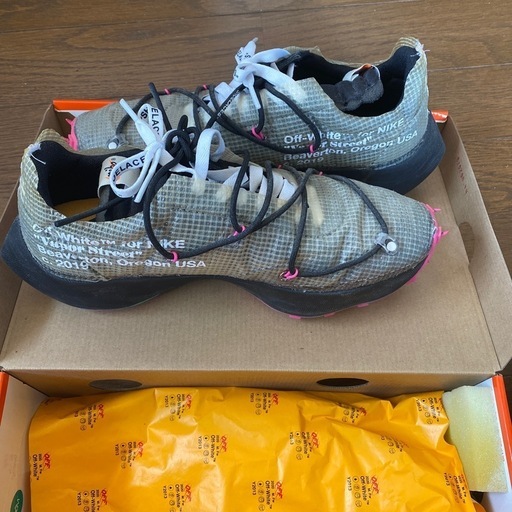 オフホワイト.NIKE
