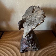 木彫り猛禽類
の画像