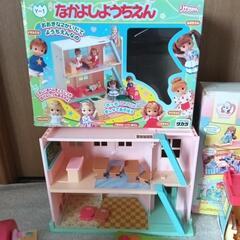 どれもとても古いリカちゃんセット☆幼稚園2つとなかよしタウン➕️別売り人形2体の画像