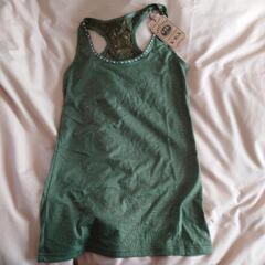 💚新品✨レディースMサイズタンクトップ2️⃣グリーン