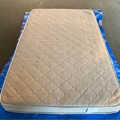セミダブルマットレス
