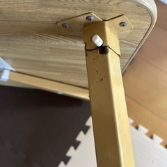 折りたたみテーブルの画像