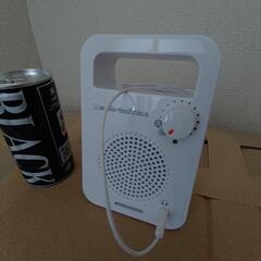 テレビの音を近くで聞くもの