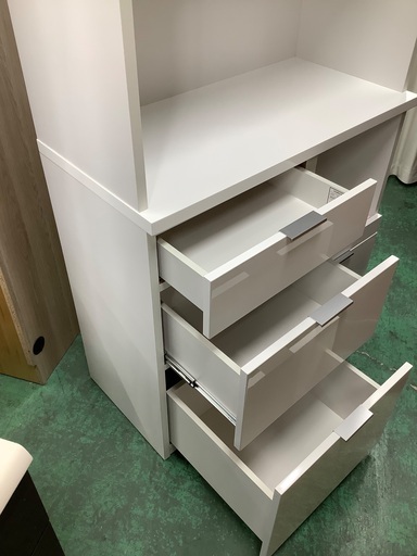 家具ならトレファク吉川店！！   ニトリ　3枚扉レンジボード　ホワイト