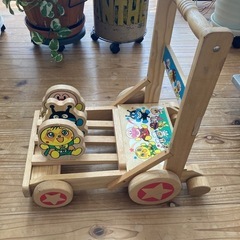 アンパンマン　カタカタ手押し車　木製
