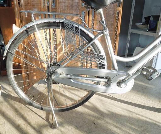 26インチ 自転車 シルバー 6段切替 前後カゴ付き シティサイクル