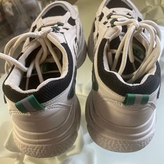 23.5センチスニーカーの画像