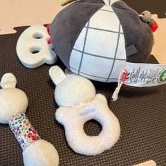 ボーネルンド　知育玩具、ファミリア　ガラガラ等3点セットの画像