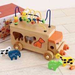 バスの木製おもちゃの画像