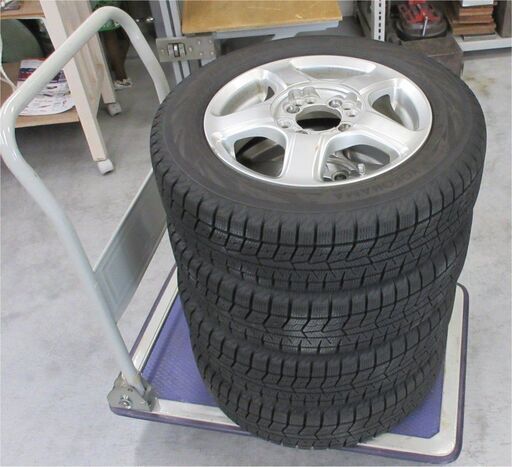 2023年製　スタッドレスタイヤ