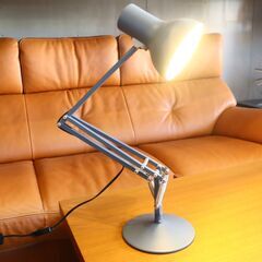 英国のブランドANGLEPOISE(アングルポイズ)のType75 MINI デスクランプ/スレートグレーです。インダストリアルな雰囲気のタスクライトとしてもおススメのオシャレな照明です♪/ACTUSの画像