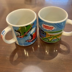 トーマスマグカップ2つの画像