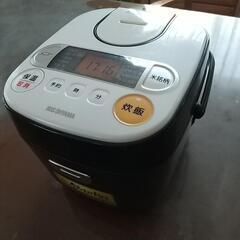 《決まりました》炊飯器  3合炊き