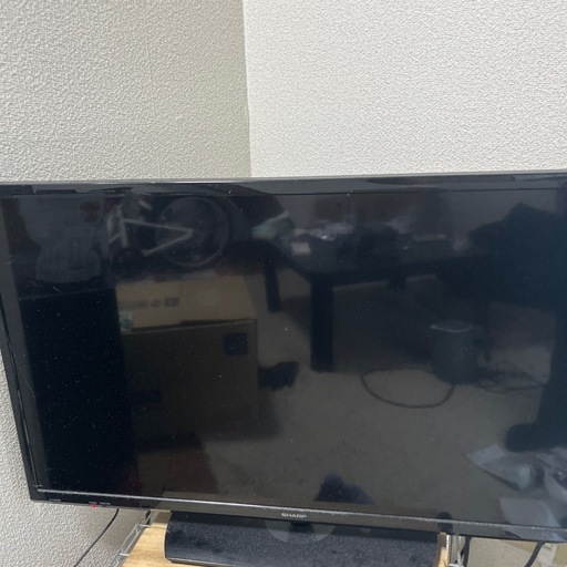 シャープAQUOS（約80インチ）