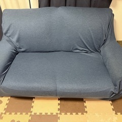2人がけソファーです。29日に処分予定です