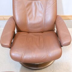 北欧ノルウェーのメーカーEKORNES(エコーネス)社のストレスレスチェアー コンサル(M)です！！リビングはもちろんシアタールームなどにおススメの北欧デザインのパーソナルチェアー♪の画像