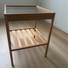 IKEAサイドテーブルの画像