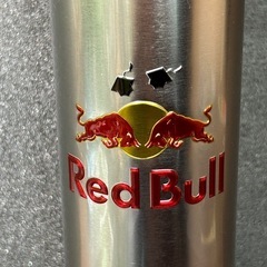 【再値下】【非売品】【Red Bull】卒業記念缶　中身なしの画像