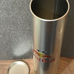 【再値下】【非売品】【Red Bull】卒業記念缶　中身なしの画像