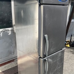 【動確済み】ホシザキ 業務用 縦型冷蔵庫 HR-63ZT3 三相 200V 392L W625×D650×H1890 2枚扉 動力 縦型2枚扉 薄型 厨房機器 大阪の画像