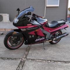 カワサキ、世界最速マシンZZR-1100Cの画像