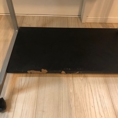 パソコンデスクの画像
