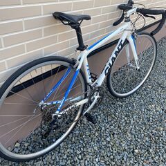 女性や小柄な方、それと初めての方にも丁度良い軽量の本格的なロードバイクで楽しんで下さいの画像