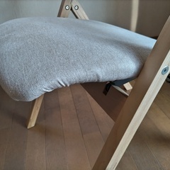 【木製でリビングに合いそう】折りたたみイスの画像
