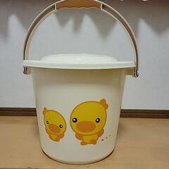 蓋付きバケツ
