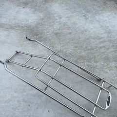 自転車　荷台とカゴの画像