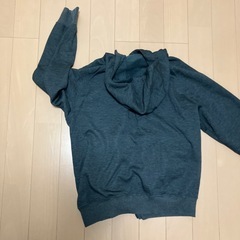 ユニクロ　パーカーの画像