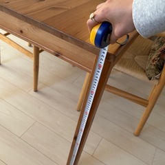 ダイニングテーブルの画像