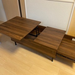 【取引中】ニトリ　テーブル(昇降機能付き)の画像