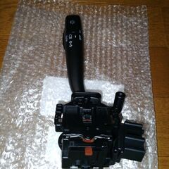 最終値下げ、車部品、オートヘッドラインスイッチ、トヨタハイエース用、 部品番号84140ー32250の画像